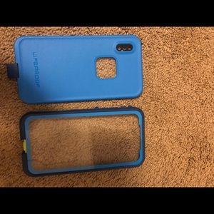 iPhone X/XS life proof case